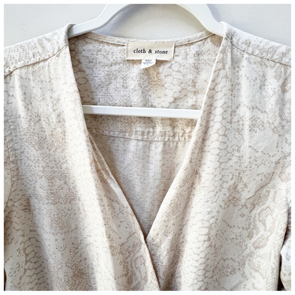 Anthropologie Cloth & Stone Dahl Snakeskin Print Romper Size Small - Picture 6 of 16